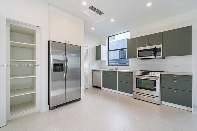 Foto del edificio - 2911 SW 27th Terrace