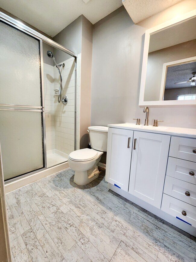 Baño principal - 9721 W 83rd Ter