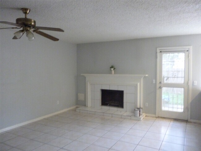 Foto del edificio - 3243 Battle Ridge Ln