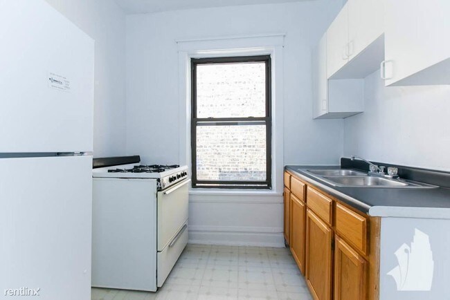 Building Photo - 2516 S Kedzie Ave