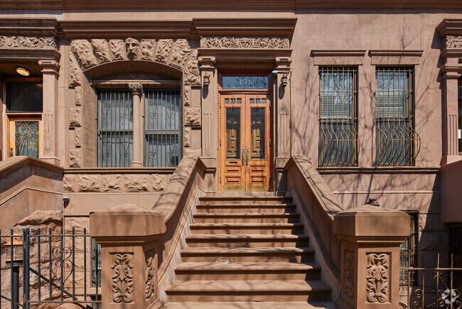 Building Photo - 151 W 120th St