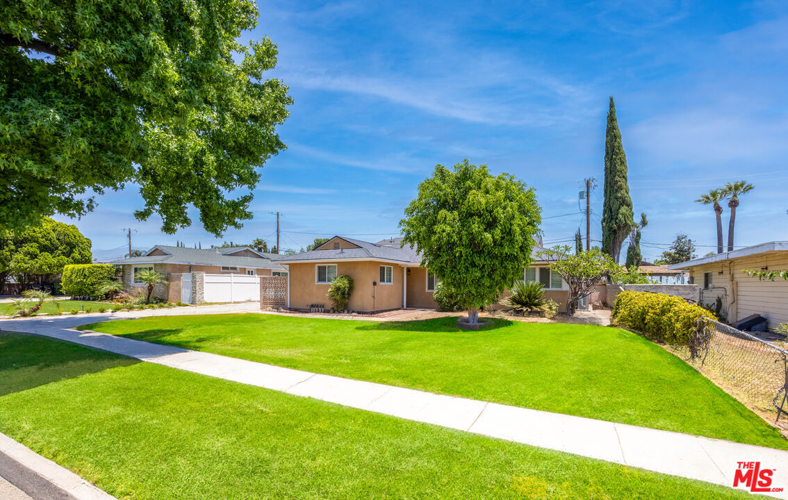 Primary Photo - 11138 Gaviota Ave