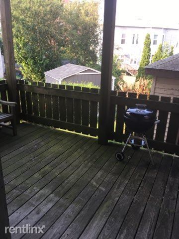 Building Photo - 3 br, 1 bath House - 8 Adella Pl Apt 1