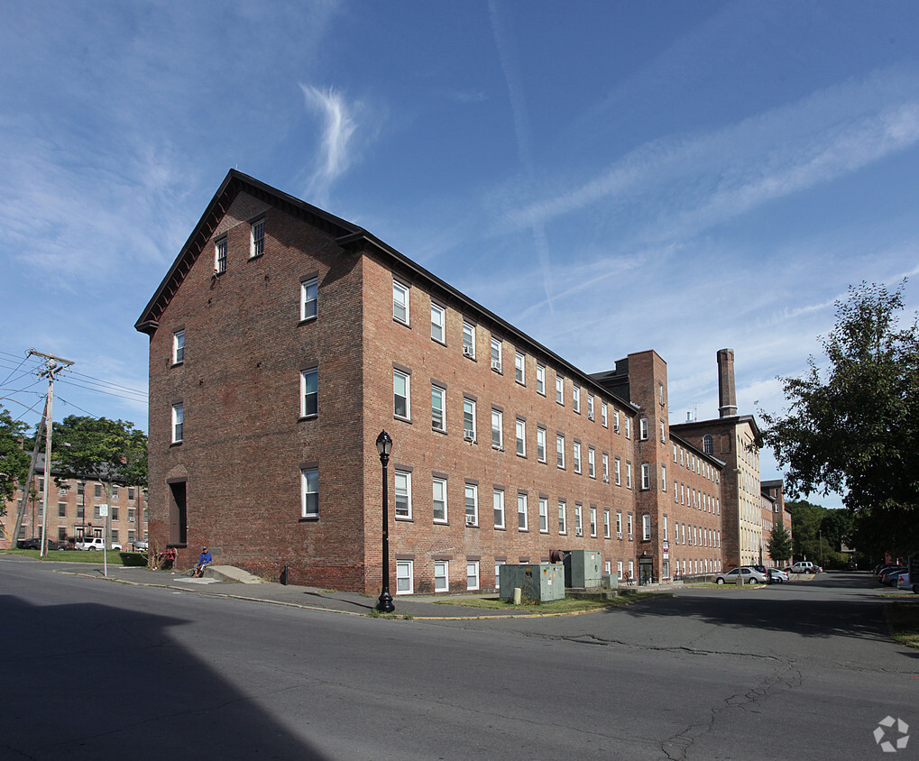 Building Photo - Ogden Mills Apartments