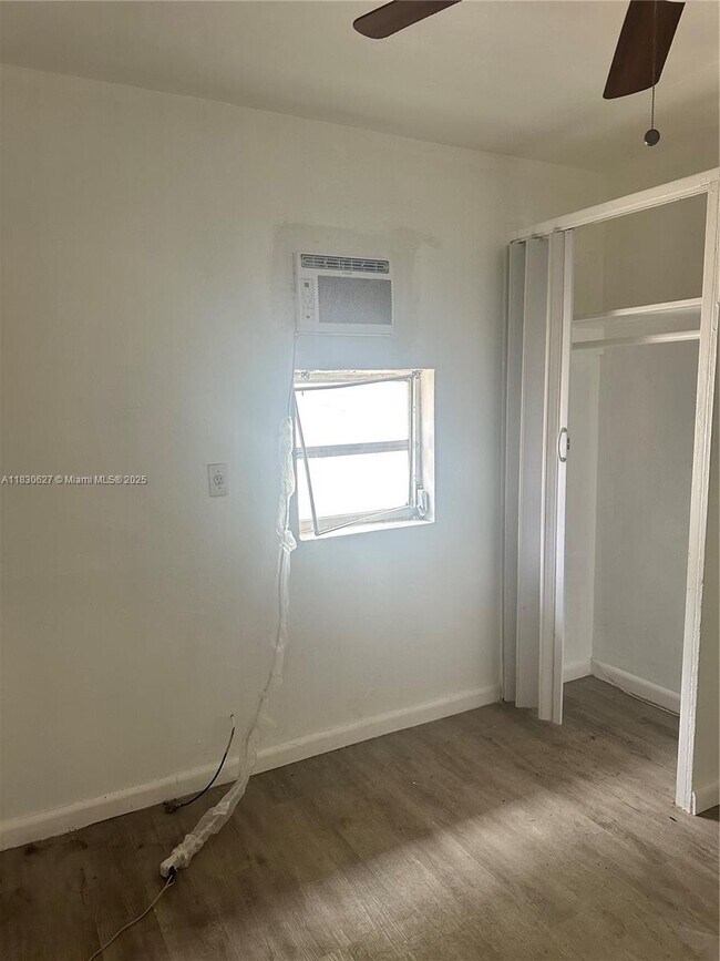 Foto del edificio - 3981 SW 12th Pl