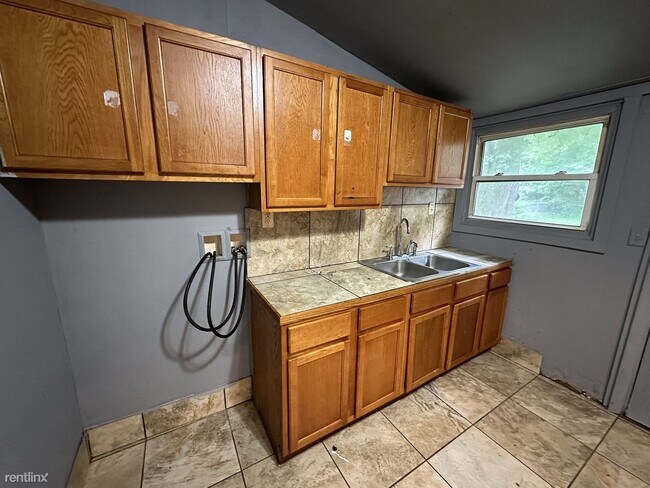 Building Photo - 2 br, 1 bath House - 2613 Greenbelt Dr