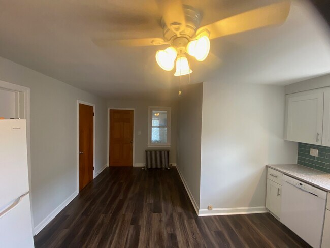 Foto del edificio - 516 Hannah Ave