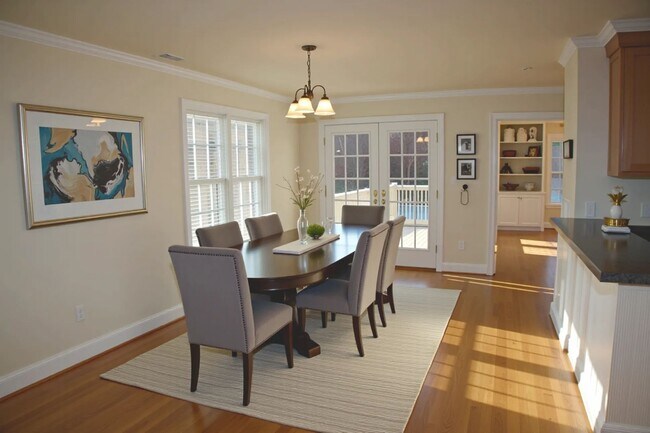 Foto del edificio - BEAUTIFUL NEWER SINGLE FAMILY HOME NEAR VCU
