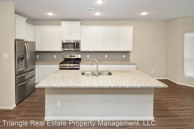 Building Photo - 4 br, 3.5 bath House - 2498 Diamond D Dr