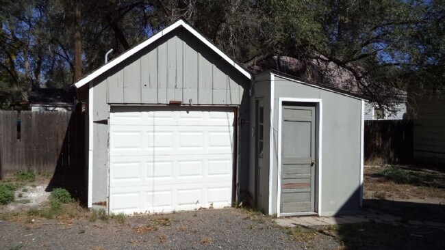 Building Photo - 606 W Pikes Peak Ave
