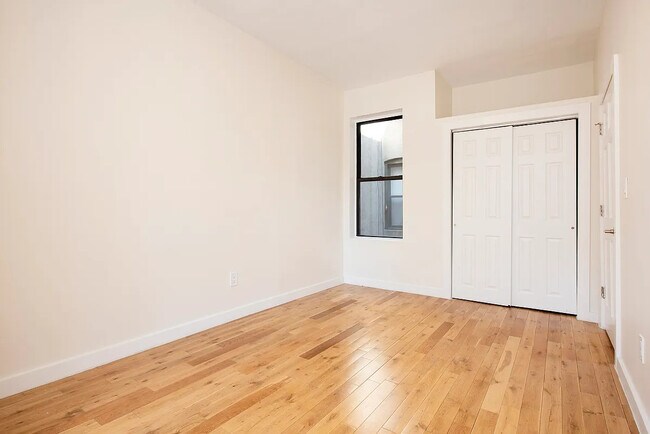 Foto del edificio - 679 Grandview Ave
