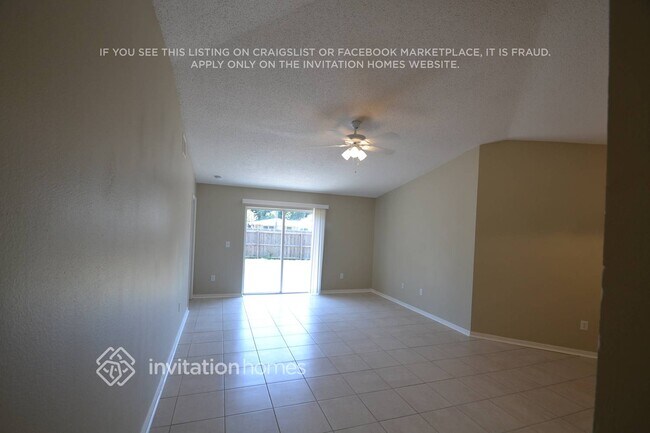 Building Photo - 3001 Summer House Dr