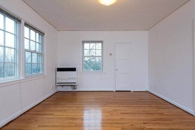 Foto del edificio - 5440 NE Sandycrest Terrace