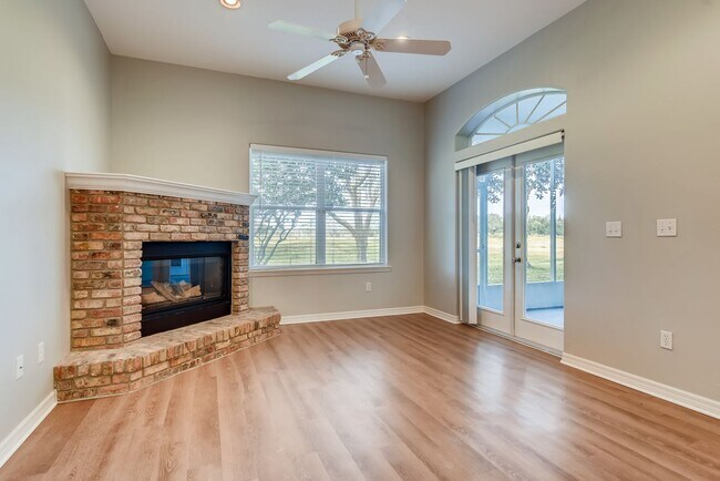 Foto del edificio - 16709 Rockwell Heights Ln