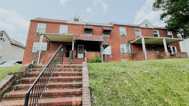 Building Photo - 46 S Kossuth St