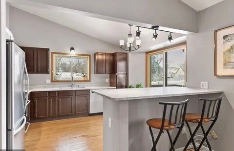 Foto del edificio - 912 W 66th St