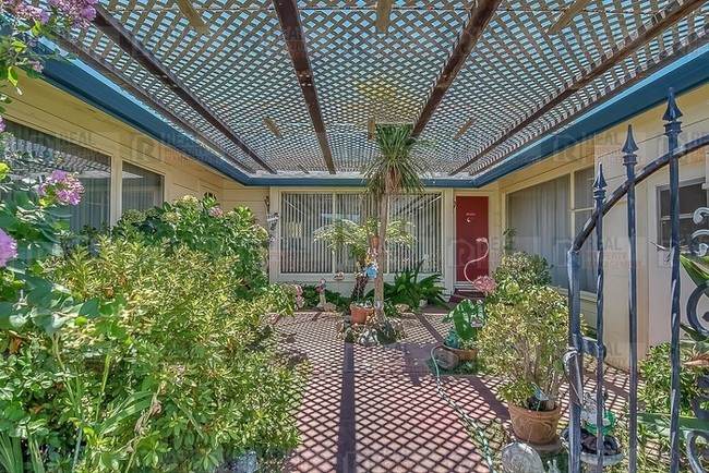 Building Photo - Stockton 3 Bedroom 2 Bath Home with "POOL"