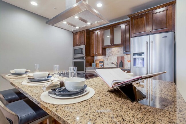 Building Photo - Your New Home Comes with 2 Weeks Free & $500!