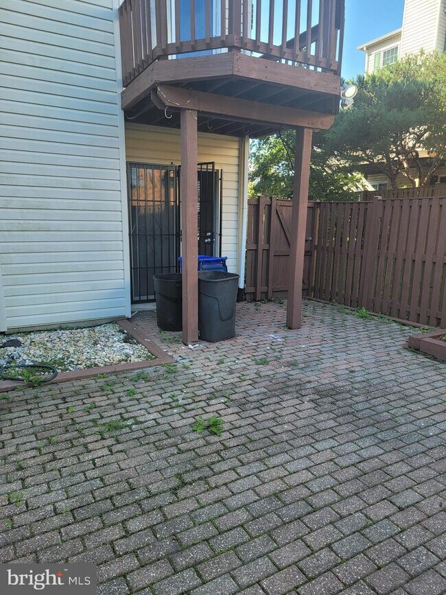 Building Photo - 15714 Erwin Ct