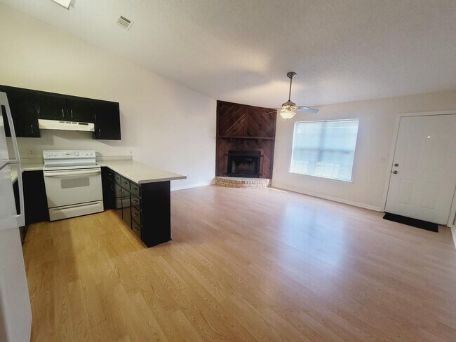 Building Photo - 3986 Breezee Ct