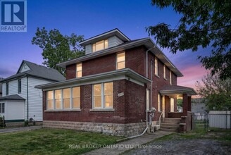 Building Photo - 4417 Ellis St