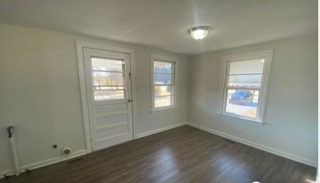 Foto del edificio - 1138 Live Oak Church Rd