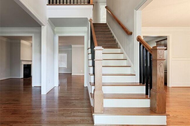 Foto del edificio - 2199 Collins Dr NW, Atlanta, GA, 30318