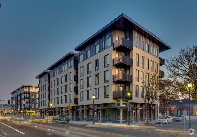 Building Photo - Oliver Station Apartments