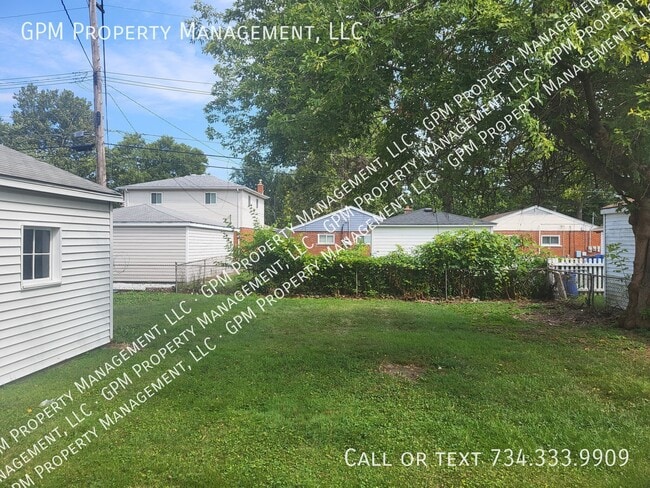 Building Photo - 4967 McKinley St