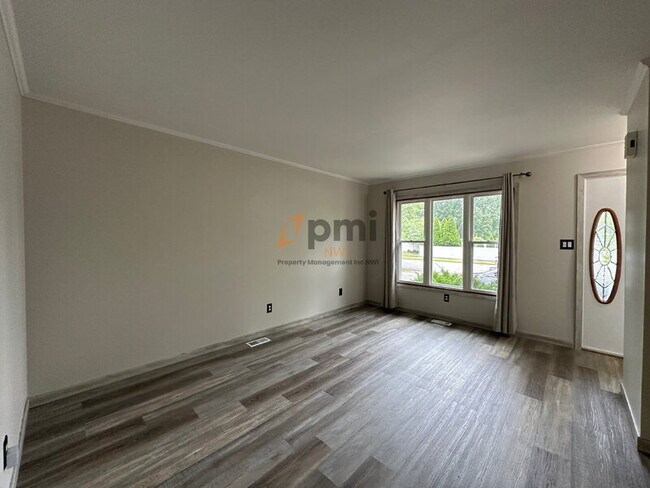 Foto del edificio - 711 Wellington Dr