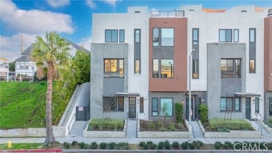 Building Photo - 273 W 8th St