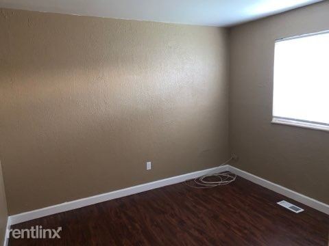 Building Photo - 4 br, 2 bath House - 10140 castle dr