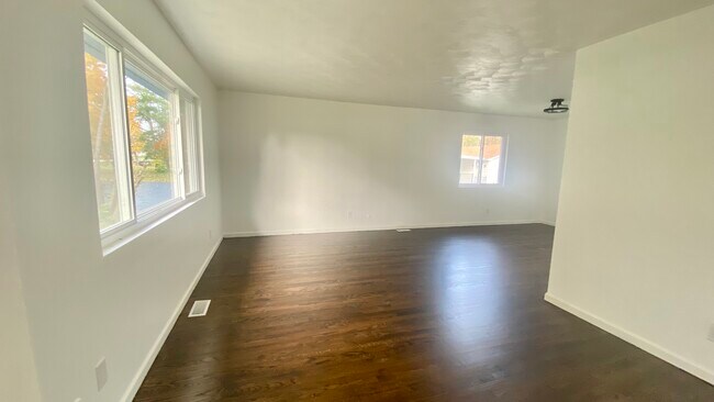 Foto del edificio - 7231 S Franklin Rd