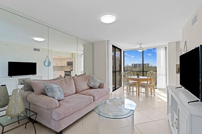Foto del edificio - 7847 Lakeside Blvd