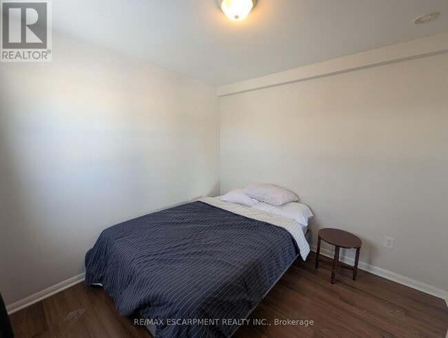 Building Photo - 63 Pelham Rd