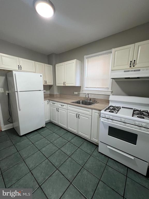 Foto del edificio - 3906 Colborne Rd