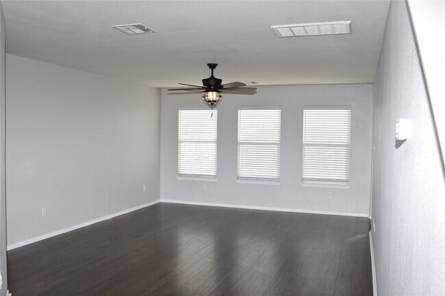 Foto del edificio - 375 Housefinch Loop