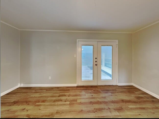 Foto del edificio - 5716 Wheaton Dr