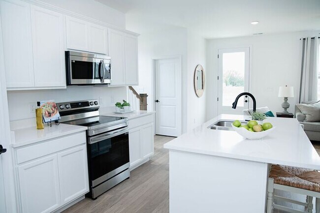 Foto del edificio - Stunning 3-bed, 2.5 Bath Townhome