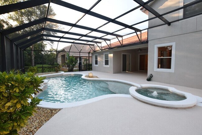 Building Photo - 824 Wood Briar Loop