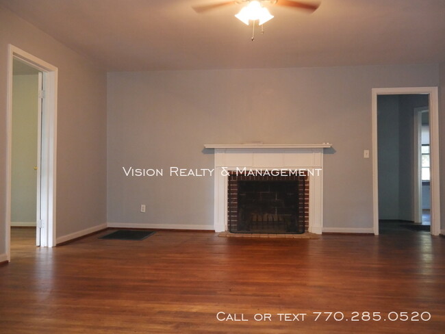 Building Photo - 121 Howell Rd