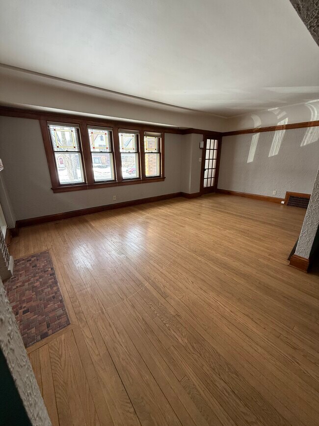 Sala de estar - 2534 N 61st St