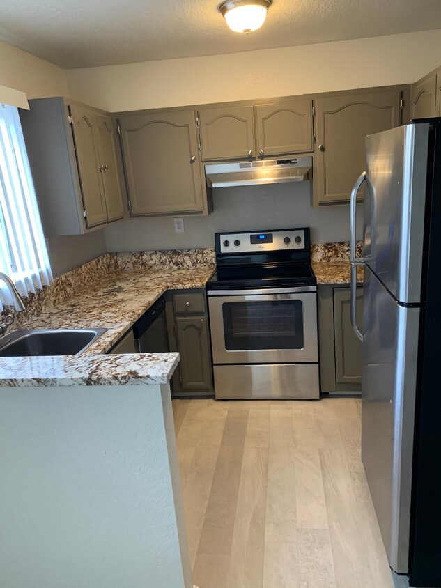 Primary Photo - Thoma Street Apartments