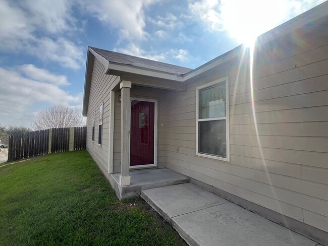 Building Photo - 101 Cypress Willow