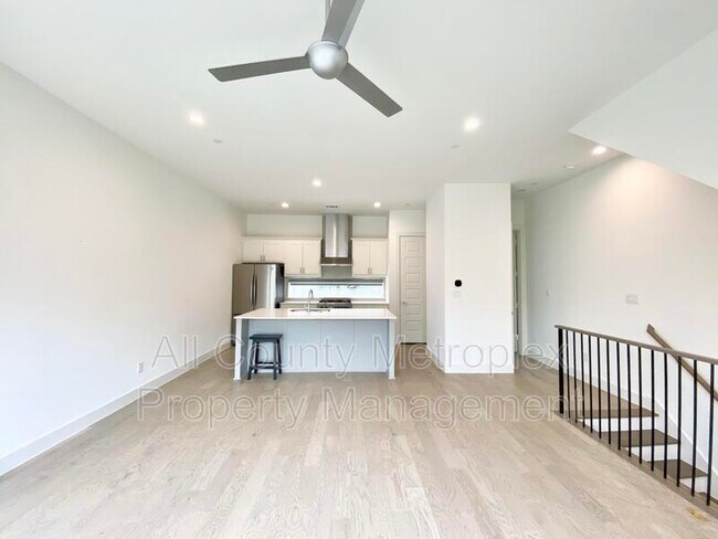 Foto del edificio - 6022 Lewis St