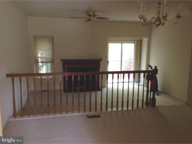 Building Photo - 858 Stockbridge Dr