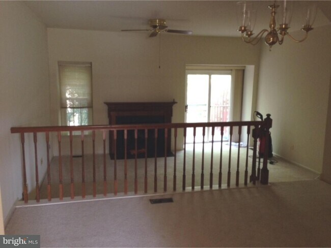 Foto del edificio - 858 Stockbridge Dr