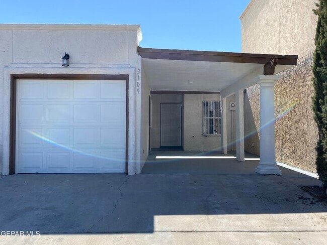 Building Photo - 3109 Wayside St