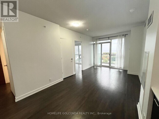 Photo du bâtiment - 2200-2200 Lake Shore Blvd W