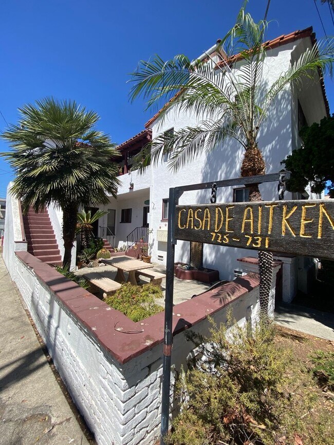 Foto del edificio - Cute 1 Bedroom 1 Bathroom Long Beach Apartment For Rent!